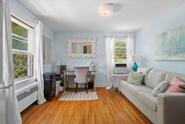 4 Van St, Worcester, MA 01602