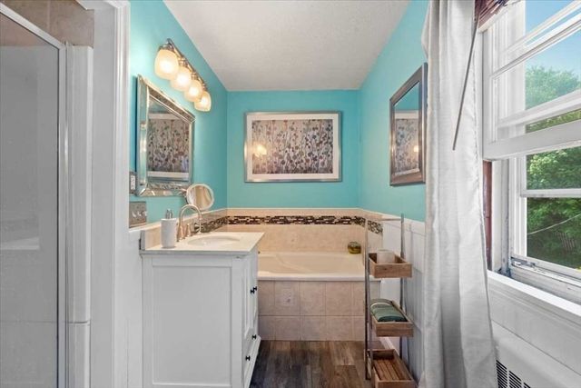 4 Van St, Worcester, MA 01602