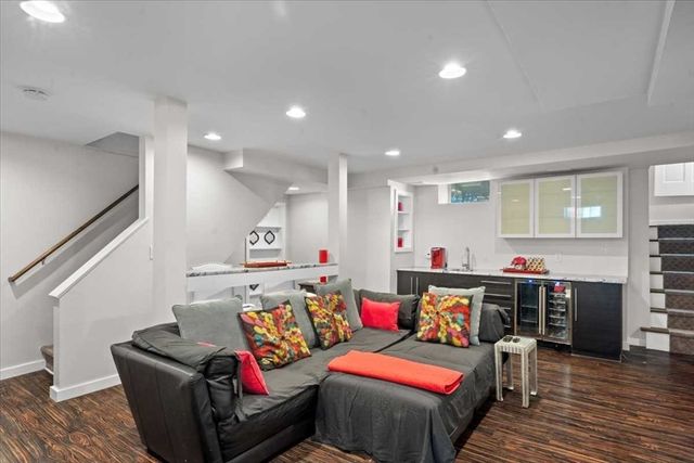 4 Van St, Worcester, MA 01602
