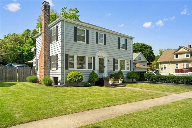 4 Van St, Worcester, MA 01602