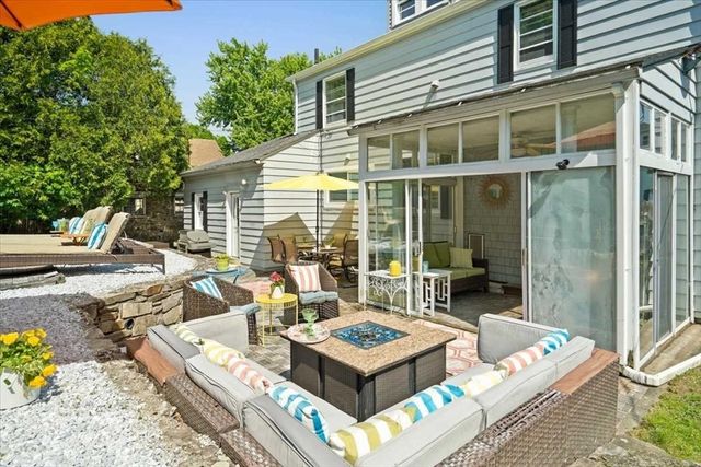 4 Van St, Worcester, MA 01602