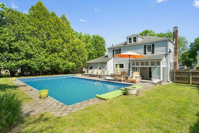 4 Van St, Worcester, MA 01602