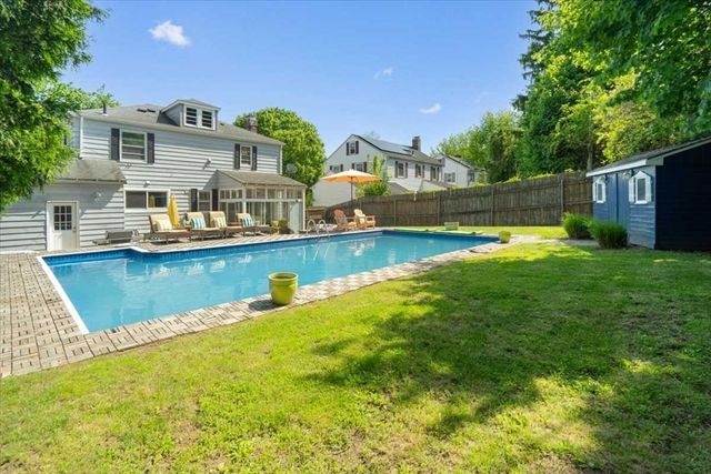 4 Van St, Worcester, MA 01602