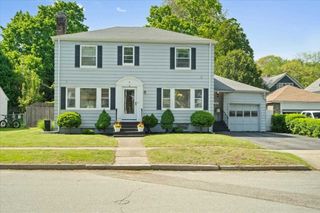 4 Van St, Worcester, MA 01602