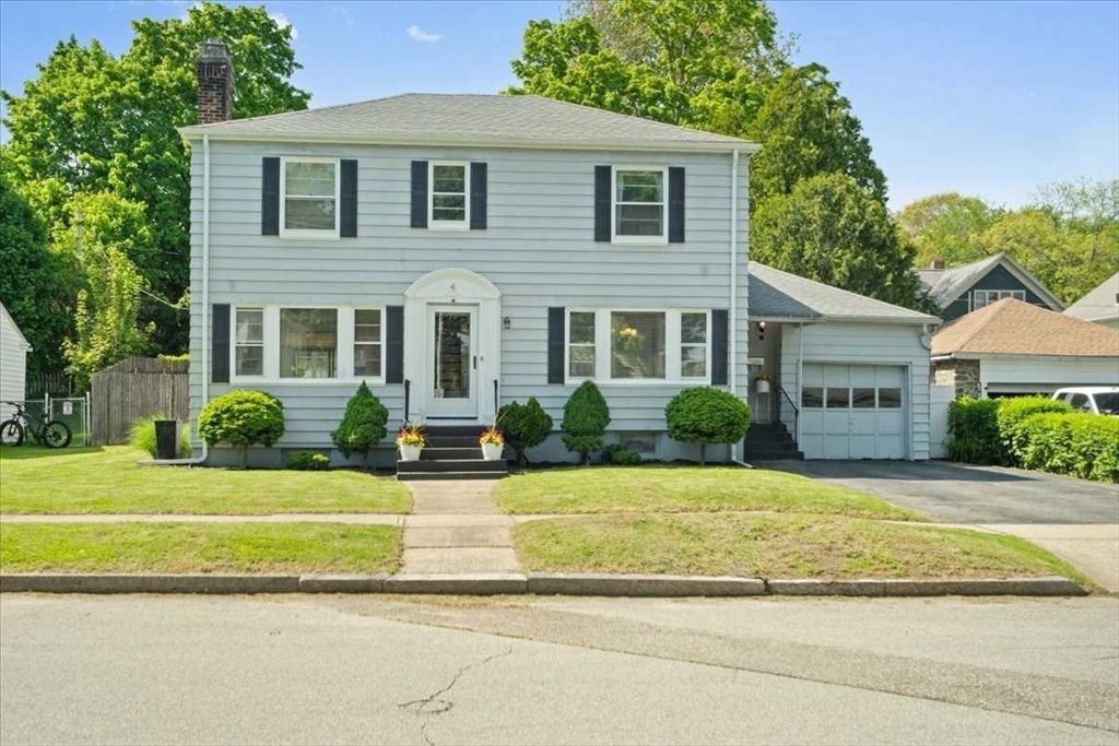 4 Van St, Worcester, MA 01602