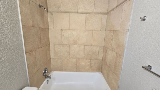 516 Gentleman Rd Apt 19, Balcones Heights, TX 78201