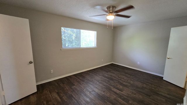 516 Gentleman Rd Apt 19, Balcones Heights, TX 78201