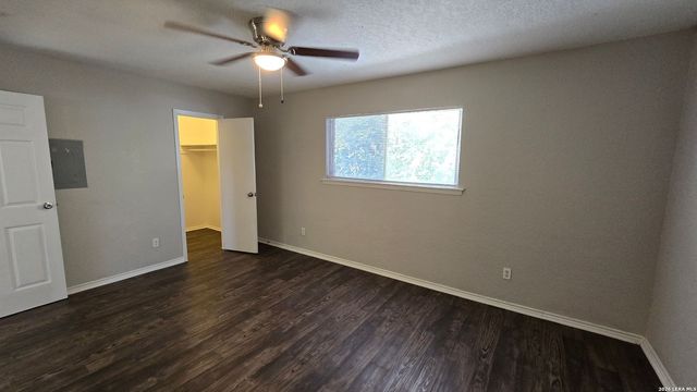 516 Gentleman Rd Apt 19, Balcones Heights, TX 78201