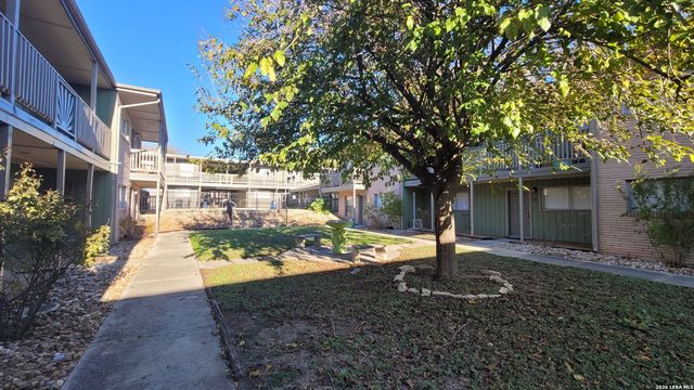 516 Gentleman Rd Apt 19, Balcones Heights, TX 78201