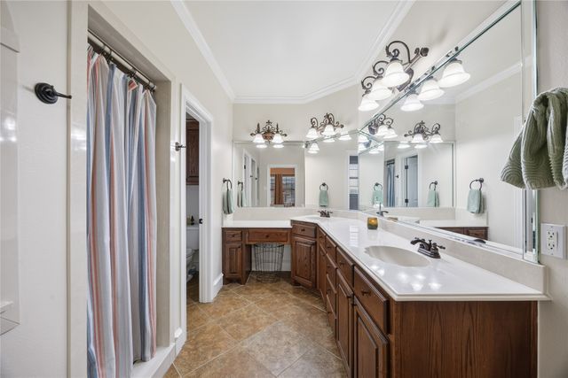 1354 Shadow Lakes Drive, Wills Point, TX 75169