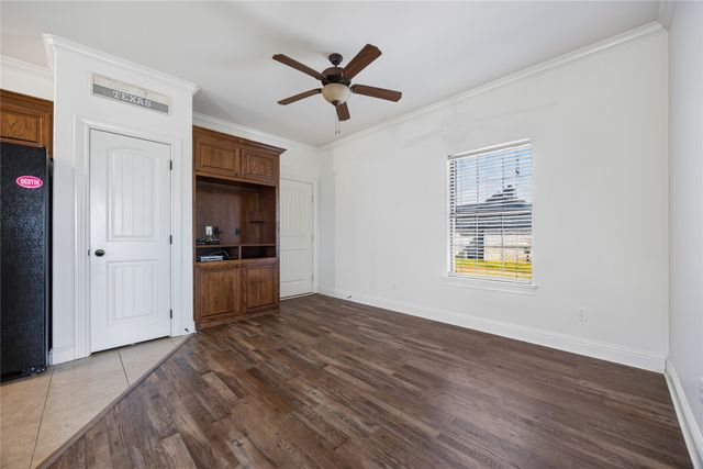 1354 Shadow Lakes Drive, Wills Point, TX 75169