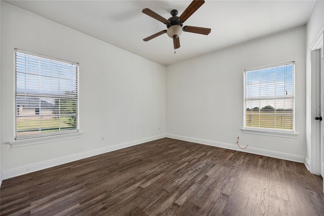 1354 Shadow Lakes Drive, Wills Point, TX 75169