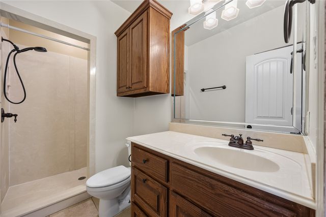 1354 Shadow Lakes Drive, Wills Point, TX 75169