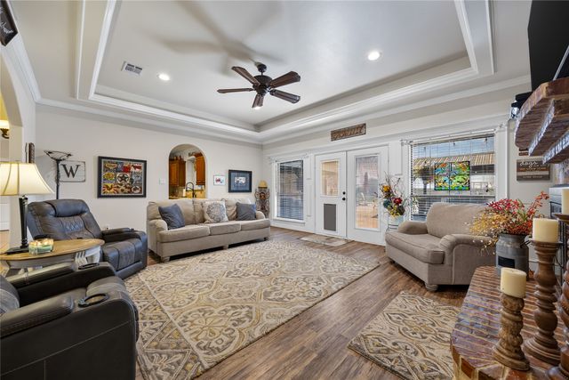 1354 Shadow Lakes Drive, Wills Point, TX 75169
