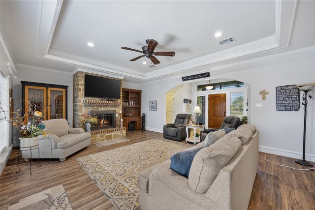1354 Shadow Lakes Drive, Wills Point, TX 75169