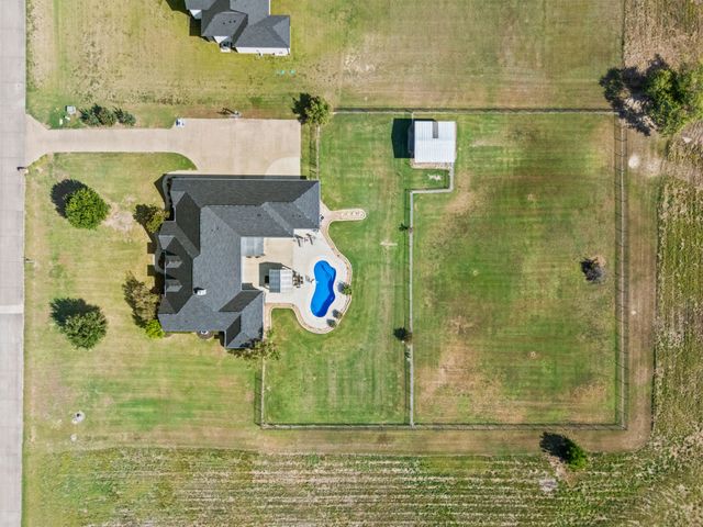 1354 Shadow Lakes Drive, Wills Point, TX 75169