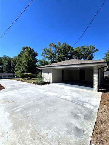 2613 Creek Lane, Snellville, GA 30078