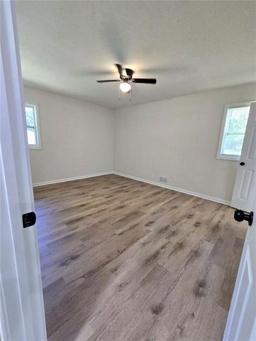 2613 Creek Lane, Snellville, GA 30078