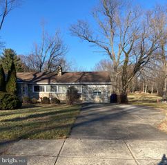 7913 NEWBOLD LANE, Glenside, PA 19038