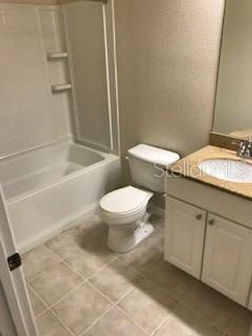 417 SOUTHERN PECAN CIRCLE 204, Winter Garden, FL 34787