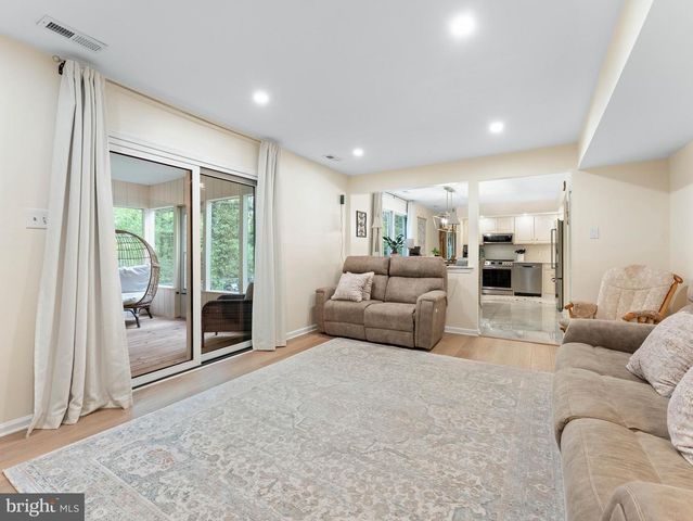 14 BORDEAUX PL, Swedesboro, NJ 08085