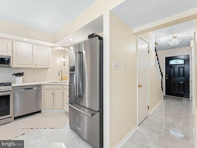 14 BORDEAUX PL, Swedesboro, NJ 08085