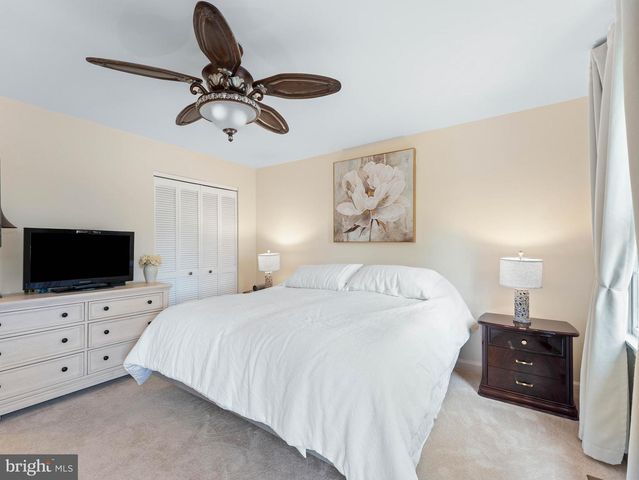 14 BORDEAUX PL, Swedesboro, NJ 08085