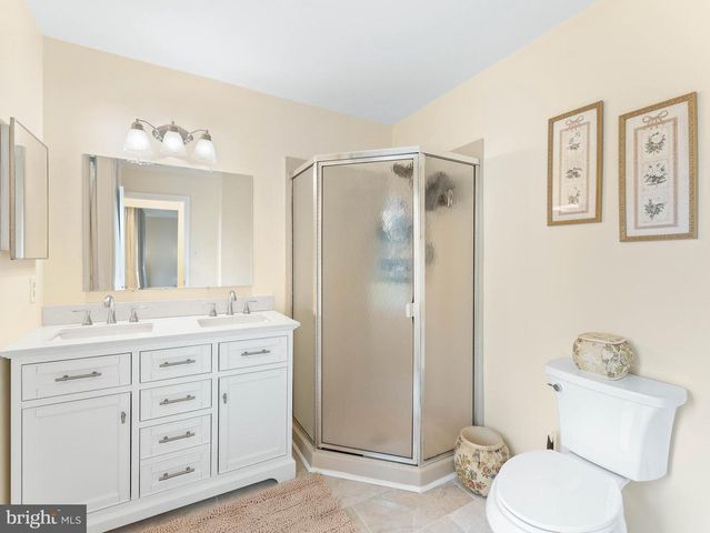14 BORDEAUX PL, Swedesboro, NJ 08085