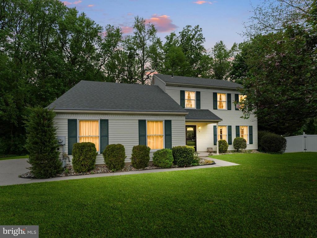14 BORDEAUX PL, Swedesboro, NJ 08085