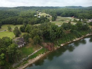 6 Pillow St, W, Clifton, TN 38425