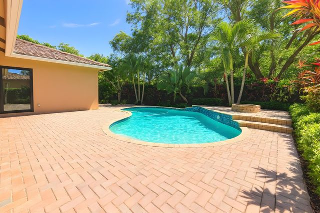 5718 NW 50th Drive, Coral Springs, FL 33067