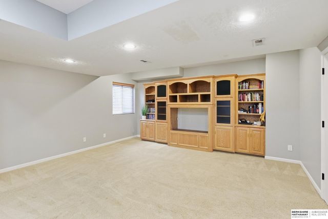 12144 S 221st Street, Gretna, NE 68028