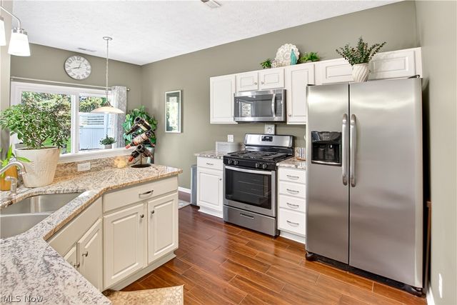 1557 N Yorkshire Drive, Broadview Heights, OH 44147