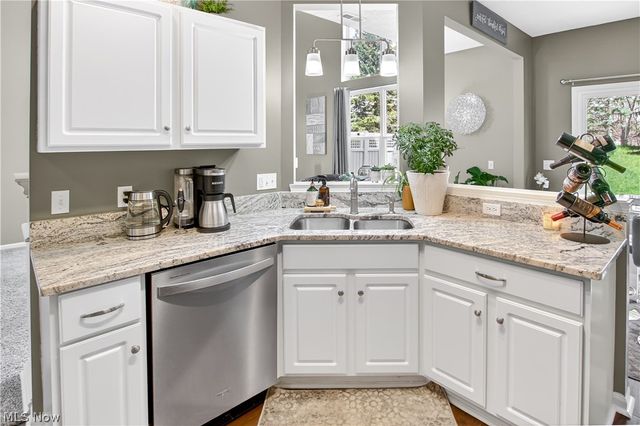 1557 N Yorkshire Drive, Broadview Heights, OH 44147