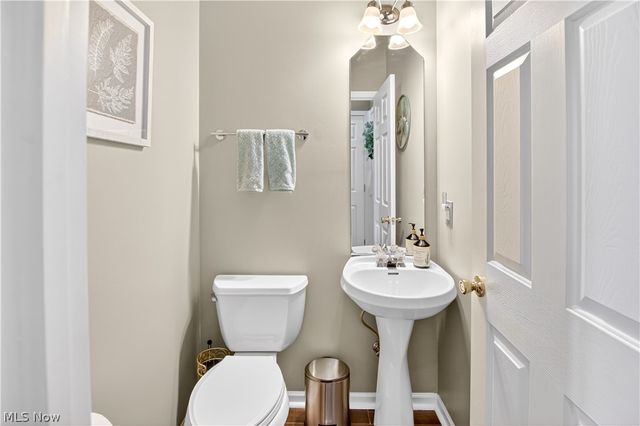 1557 N Yorkshire Drive, Broadview Heights, OH 44147