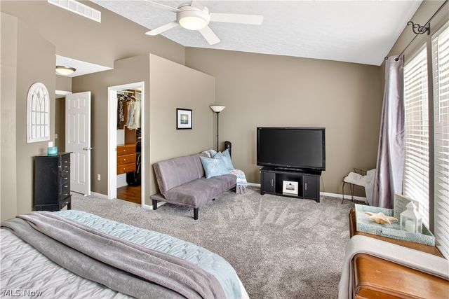 1557 N Yorkshire Drive, Broadview Heights, OH 44147