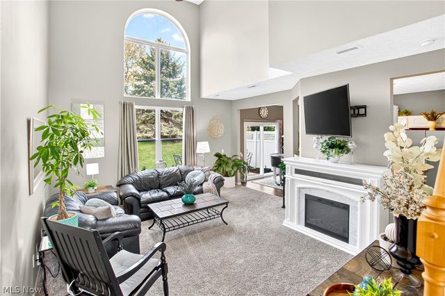 1557 N Yorkshire Drive, Broadview Heights, OH 44147
