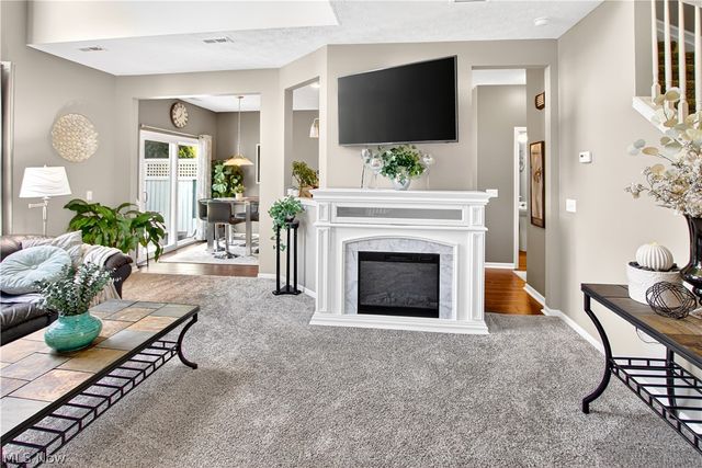 1557 N Yorkshire Drive, Broadview Heights, OH 44147