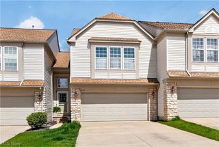 1557 N Yorkshire Drive, Broadview Heights, OH 44147