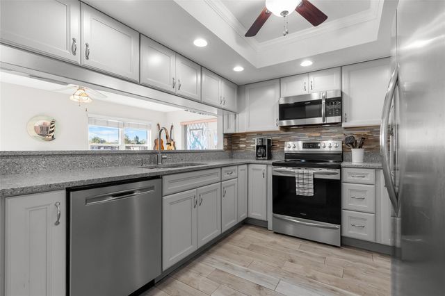 3162 JACKSON DRIVE, Holiday, FL 34691