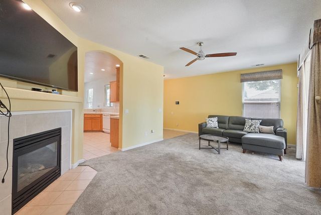 2347 Portsmouth Dr, Lodi, CA 95242