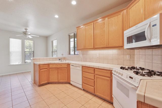 2347 Portsmouth Dr, Lodi, CA 95242