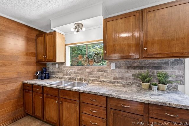 901 Morris Street, Pocola, OK 74902
