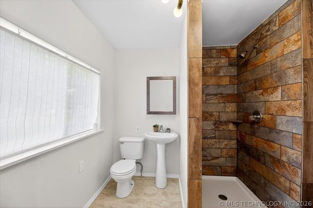 901 Morris Street, Pocola, OK 74902