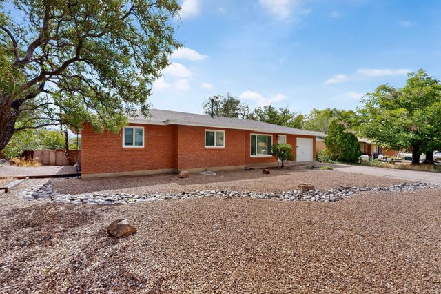 2420 Stevens Drive NE, Albuquerque, NM 87112