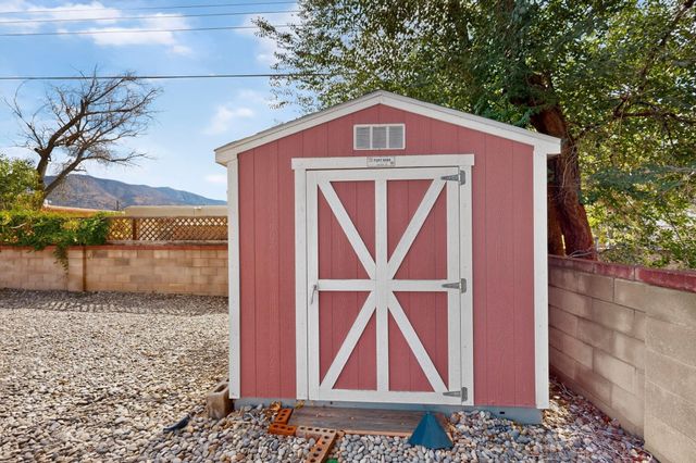 2420 Stevens Drive NE, Albuquerque, NM 87112