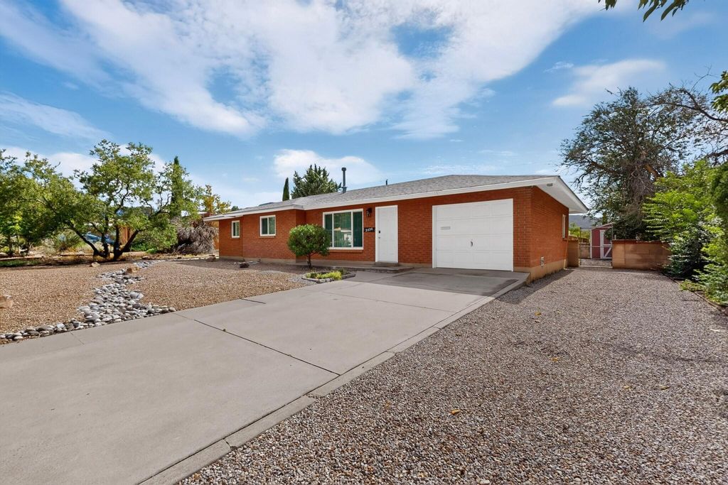 2420 Stevens Drive NE, Albuquerque, NM 87112
