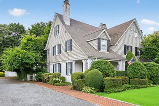114 5th Street, Garden City, NY 11530