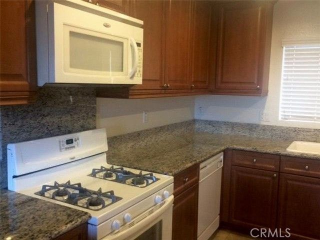 2818 Green River Rd 102, Corona, CA 92882