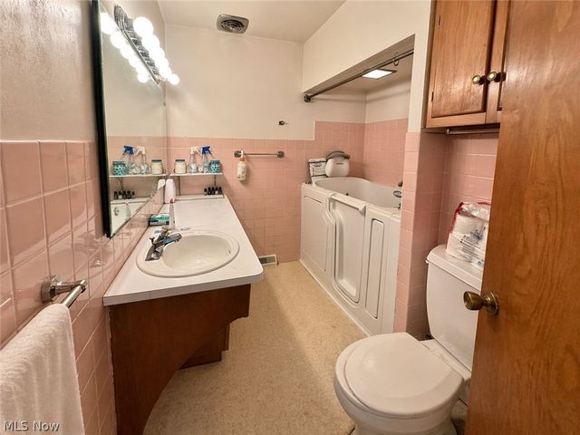 3262 Royalton Road, North Royalton, OH 44133